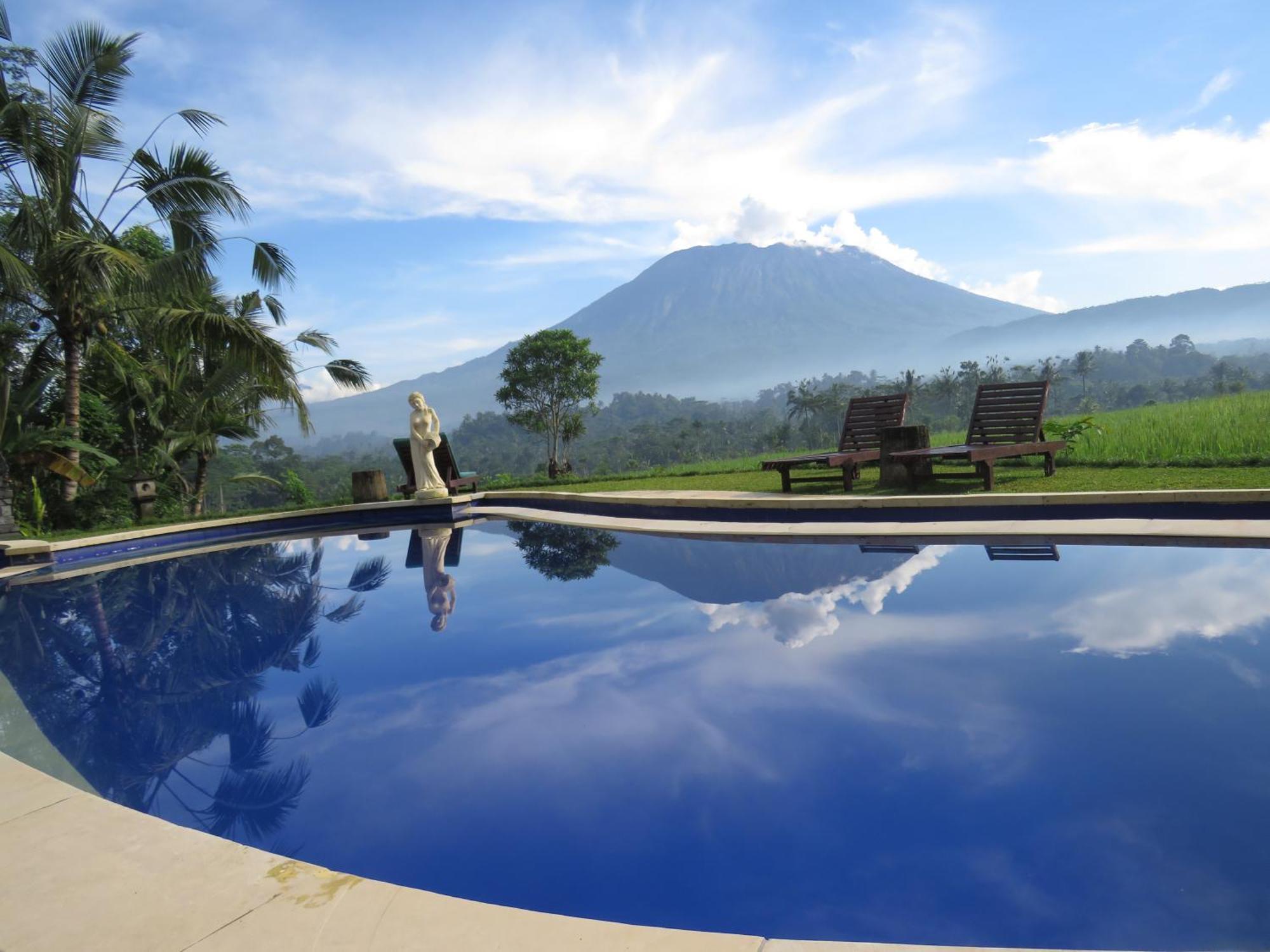 Great Mountain Views Villa Resort Selat Extérieur photo