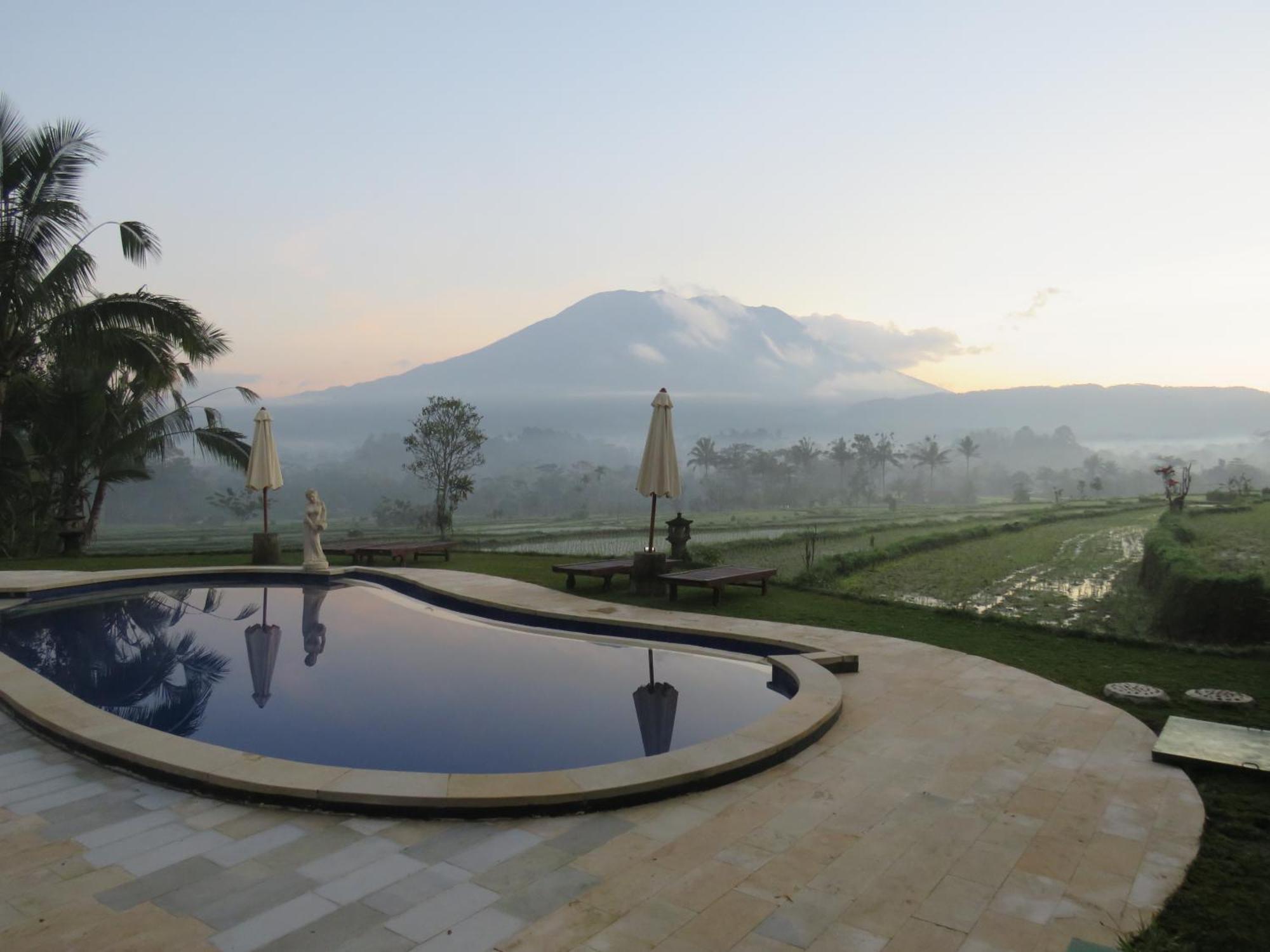 Great Mountain Views Villa Resort Selat Extérieur photo
