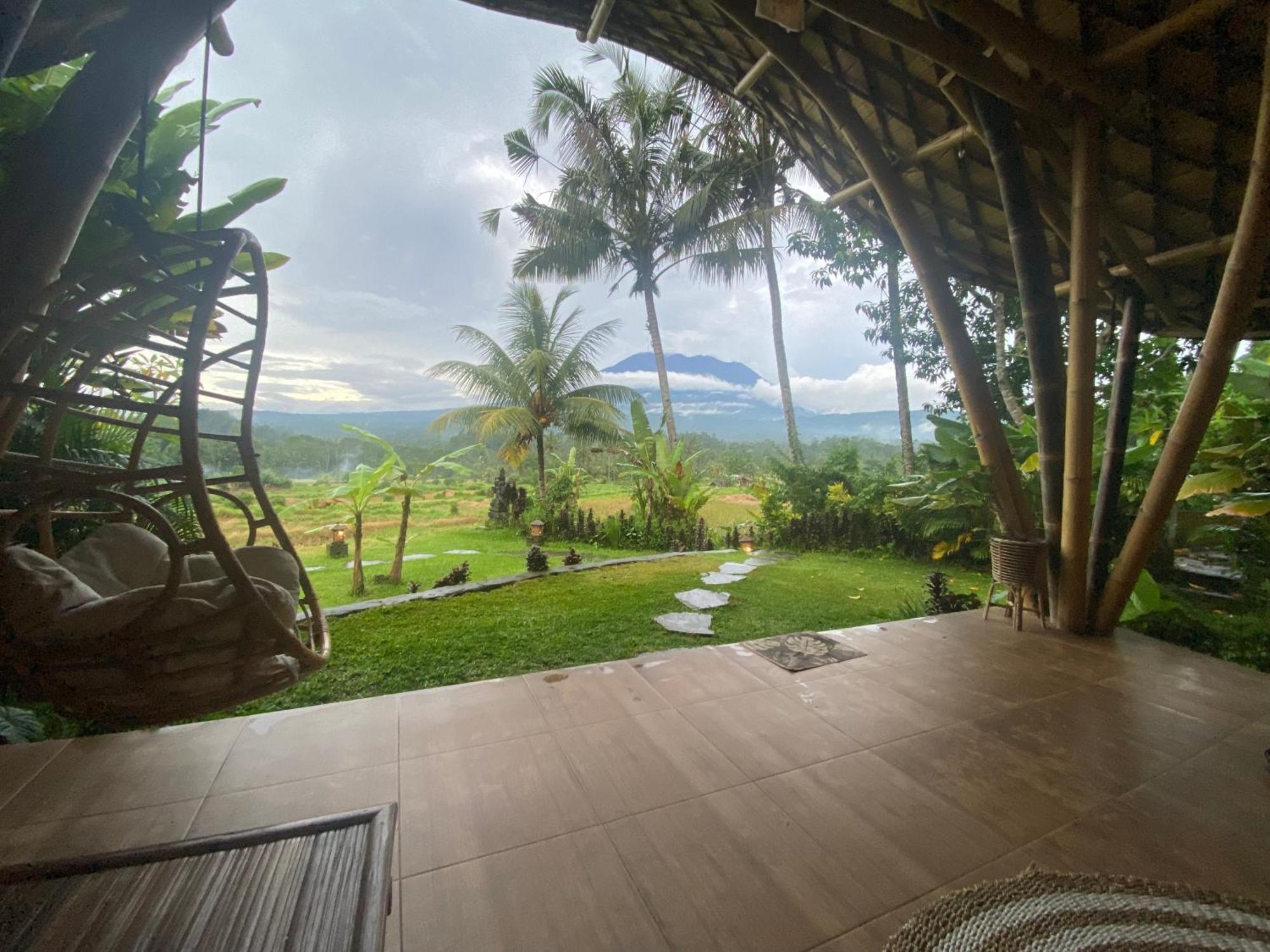 Great Mountain Views Villa Resort Selat Chambre photo