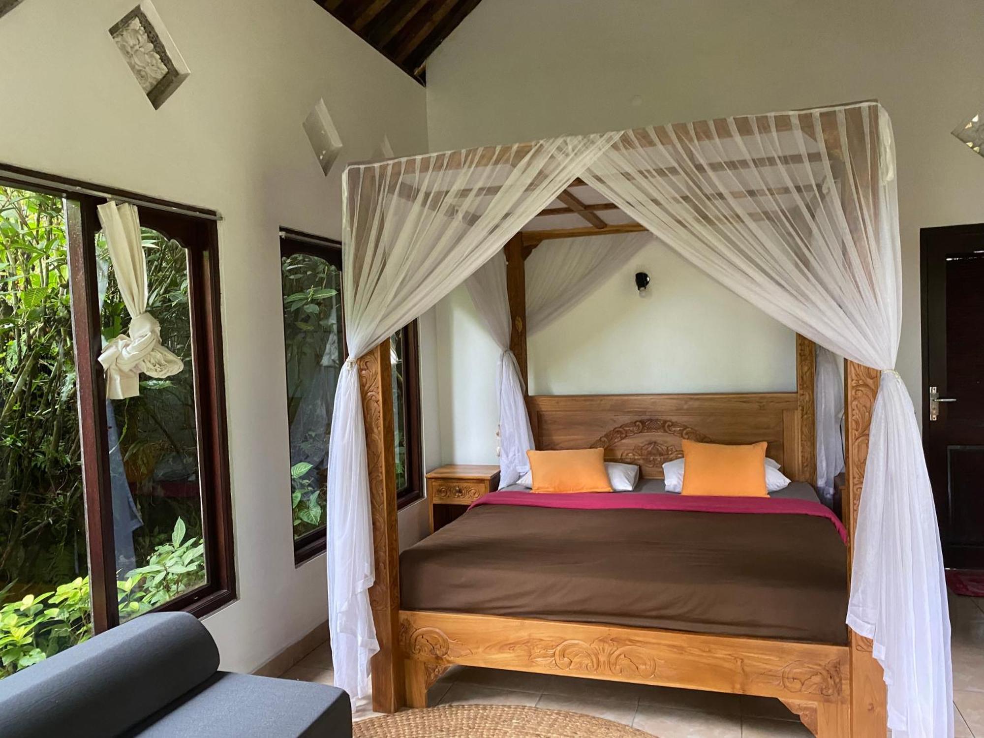 Great Mountain Views Villa Resort Selat Chambre photo